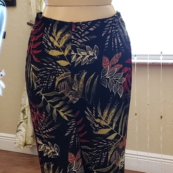 Chico's Top + Crop Pants Outfit Set Size 1 Small - Picture 7 of 7